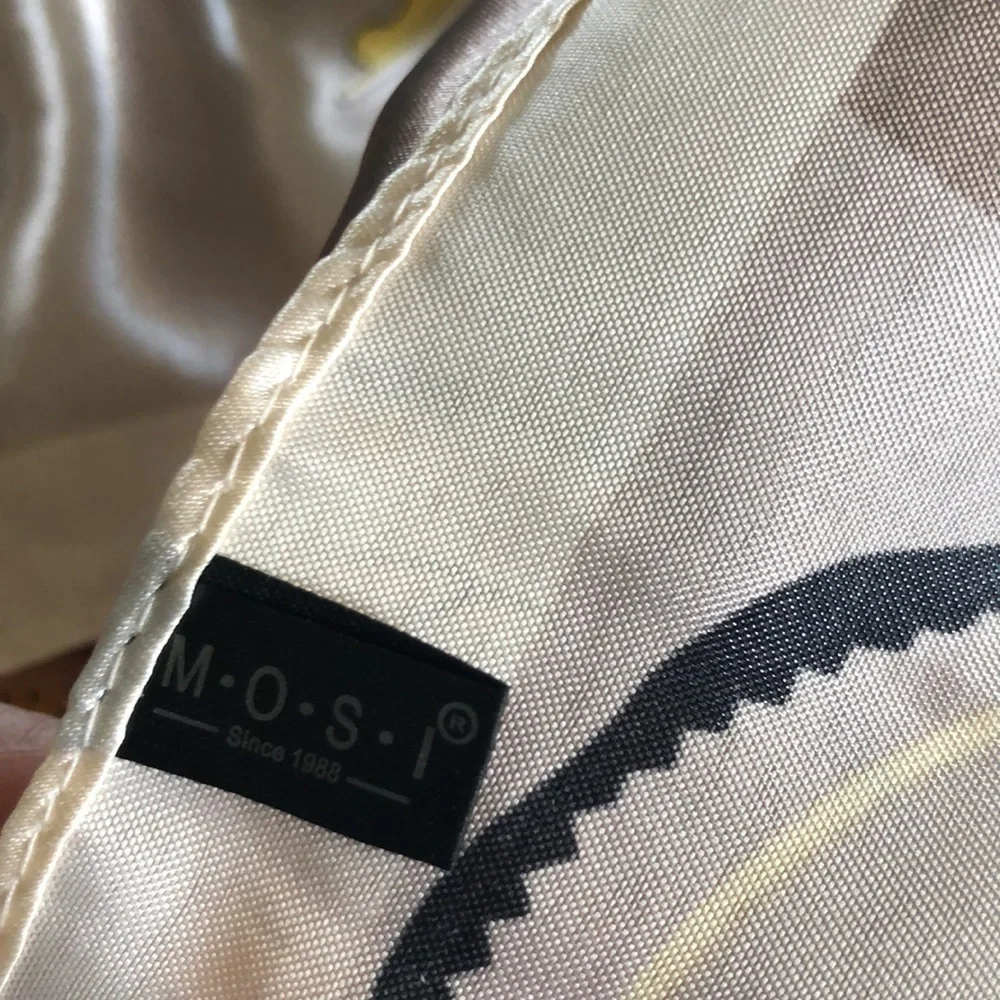M.O.S.I silky square